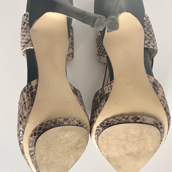 COPY - Michael Kors Snake Print Slingback Heels & Matching Clutch Set - Picture 5 of 6
